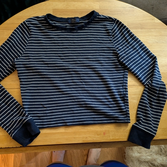 *6 shirts/lot* Crop top and tank top BUNDLE size medium and small - Picture 3 of 15